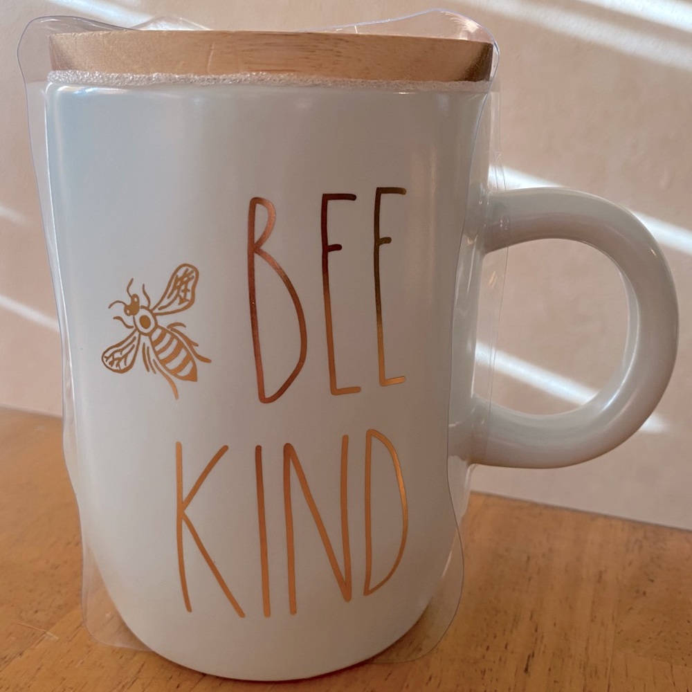 Rae Dunn Light Blue BEE KIND Gold Letters Bee Design Ceramic Mug Wood Lid NEW!!